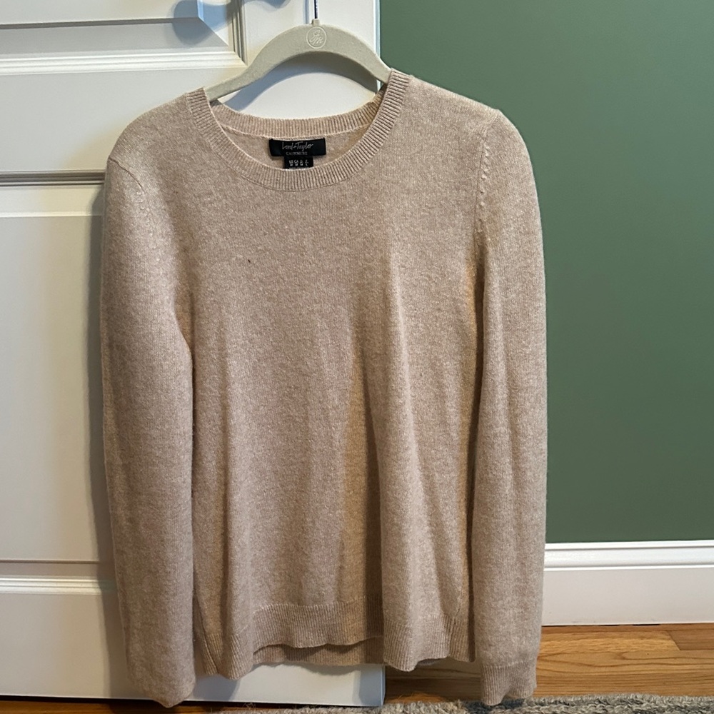 Lord and Taylor *cashmere* women’s Beige Crewneck Sweater